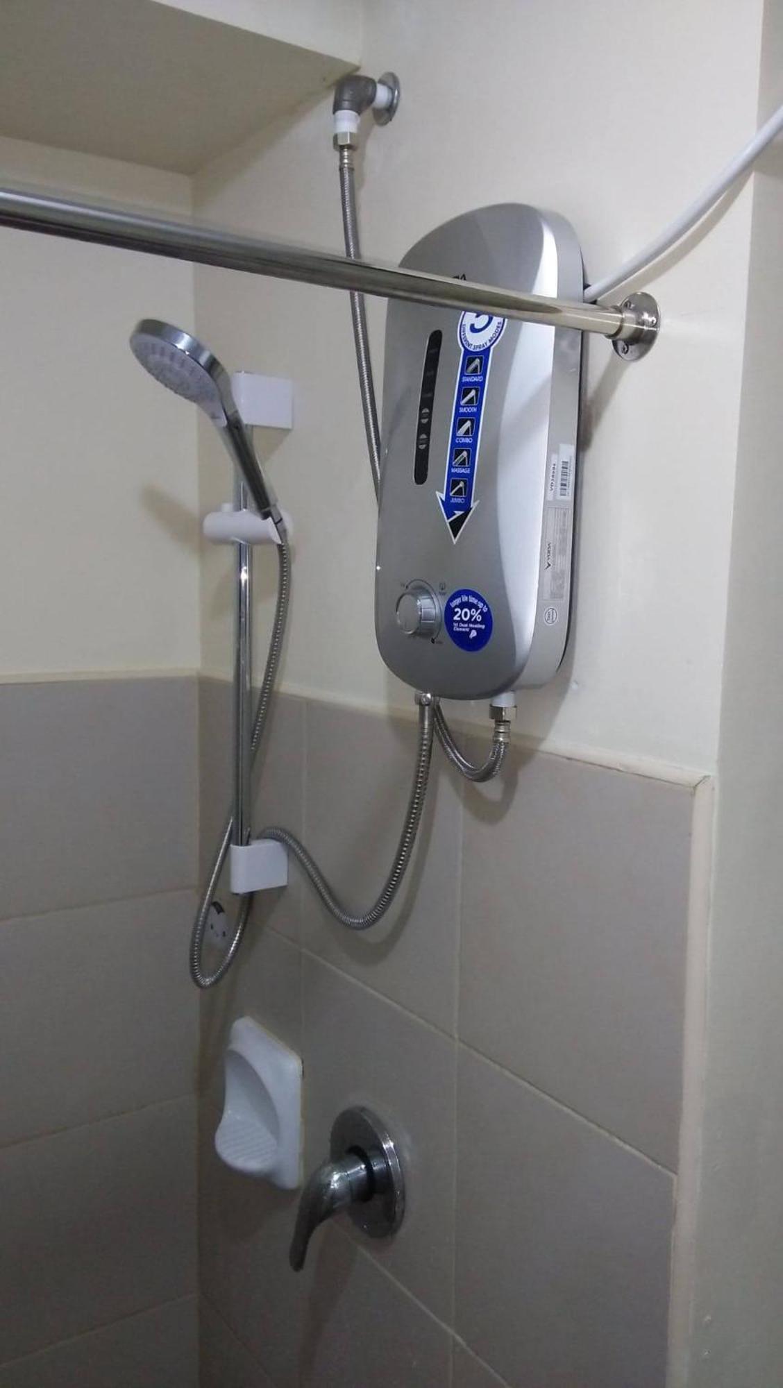 אילוילו Avida Atria Tower 1 Studio Type Condominium מראה חיצוני תמונה